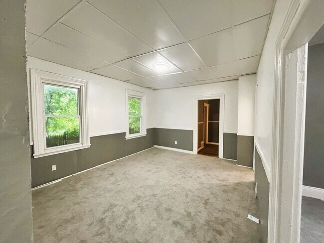 Foto del edificio - 7705 Star Ave