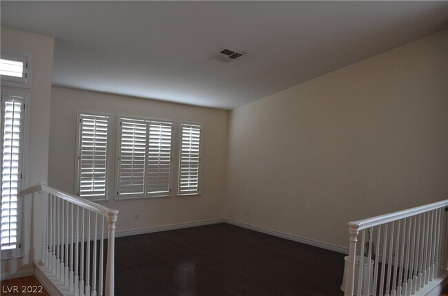 Building Photo - 7612 Emerald Gardens Cir