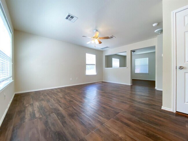 Foto del edificio - 18000 Great Basin Ave