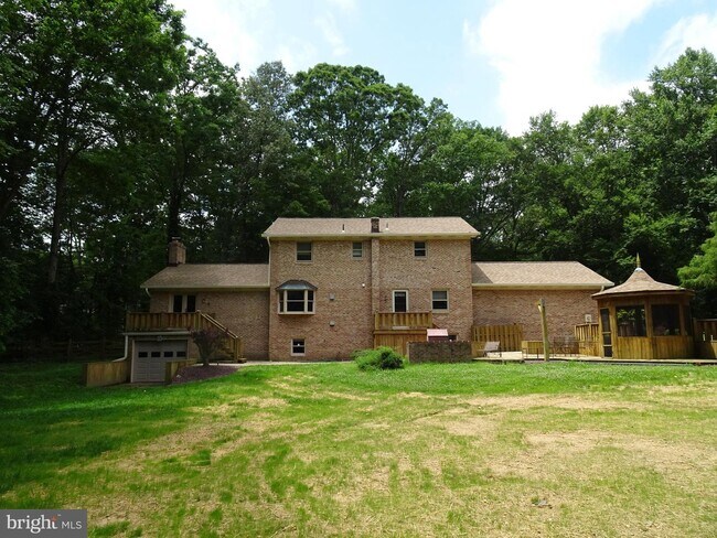 Foto del edificio - 3842 Stoneybrook Rd