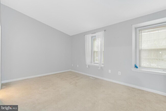 Building Photo - 14921 London Ln