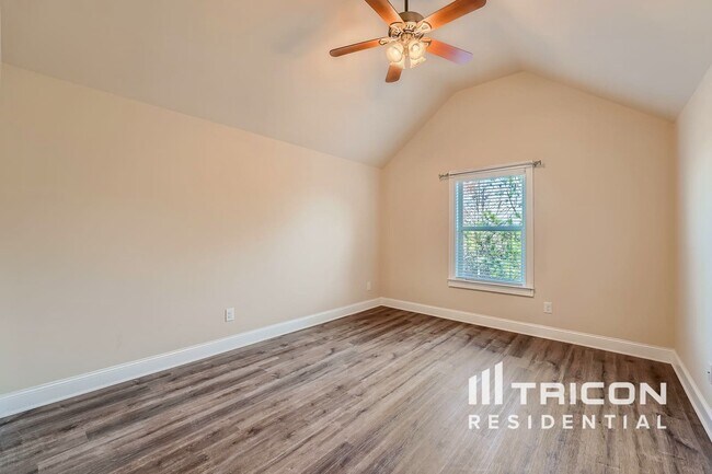 Foto del edificio - 296 Prescott Dr