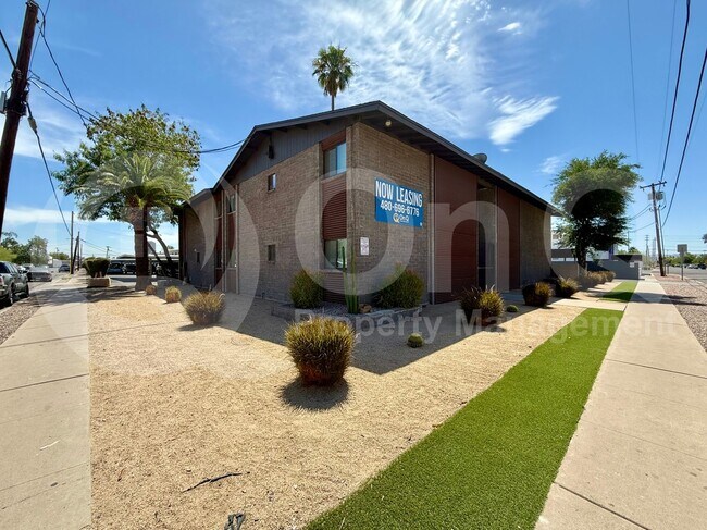 Building Photo - 4119 N 11th Ave