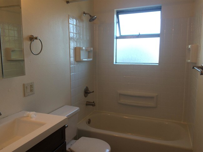 Foto del edificio - 3132 Lombard Ave