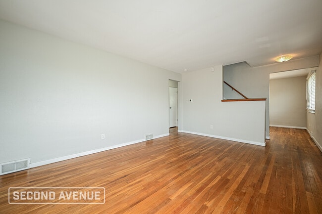 Foto del edificio - 1031 Greenlawn Dr