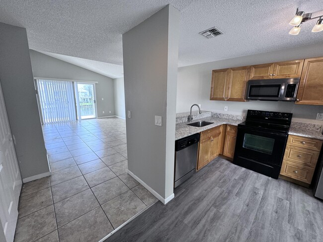 Photo - 2544 Woodgate Blvd Townhome