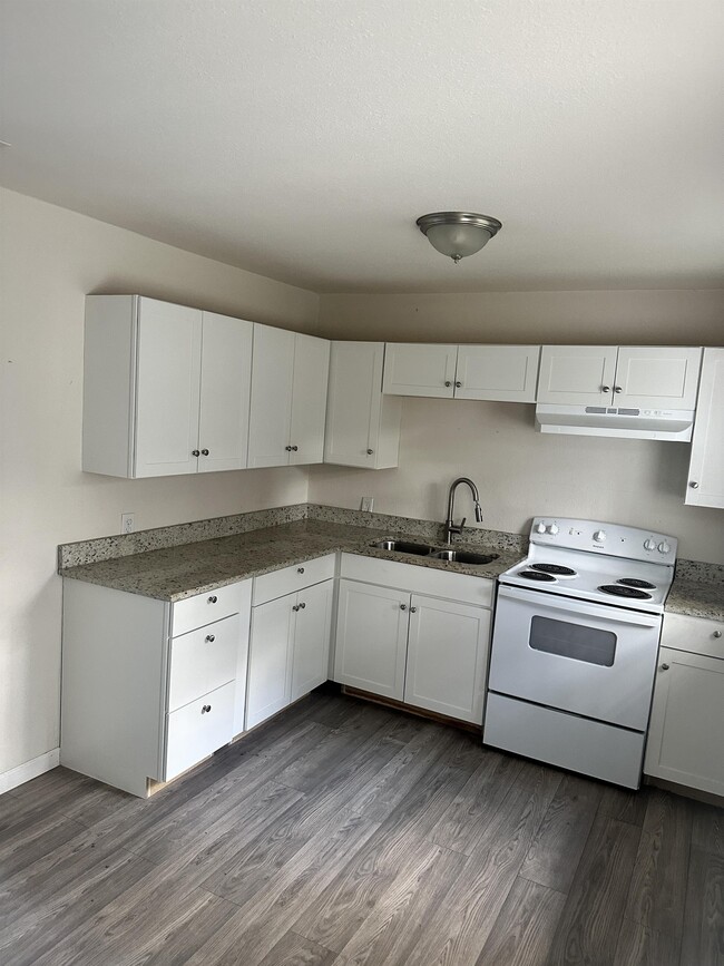 Building Photo - 4016 Marydale Dr