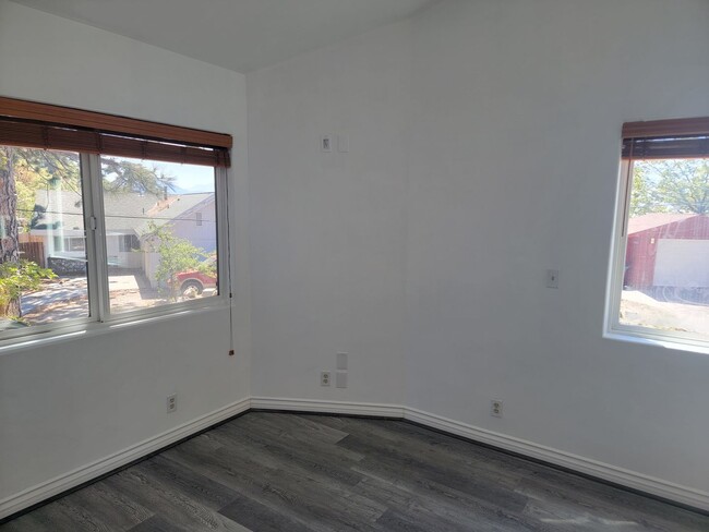 Building Photo - One Bedroom Apartment