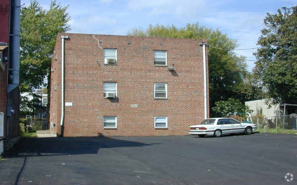 Primary Photo - 5910 Erdrick St