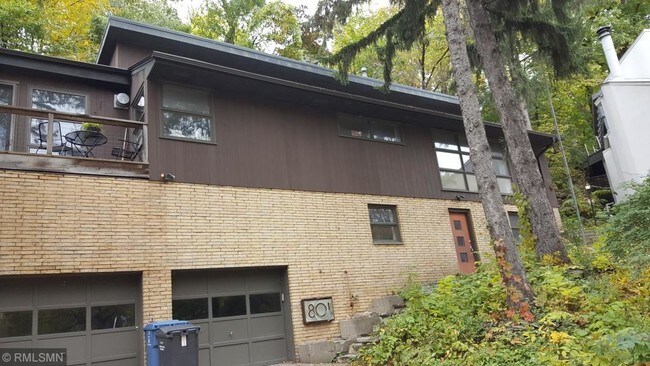 Building Photo - 801 Kenwood Pkwy
