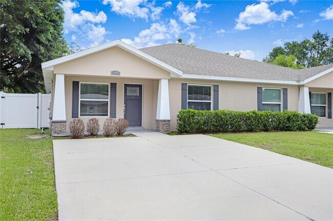 Foto del edificio - 349 Honey Bee Ln