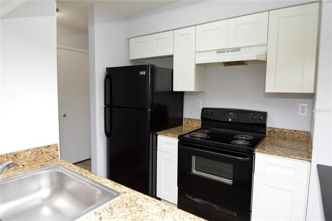 Foto del edificio - 8722 Mallard Reserve Dr