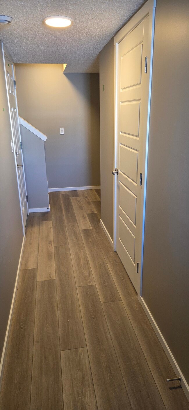 Building Photo - 20431 16 Av NW