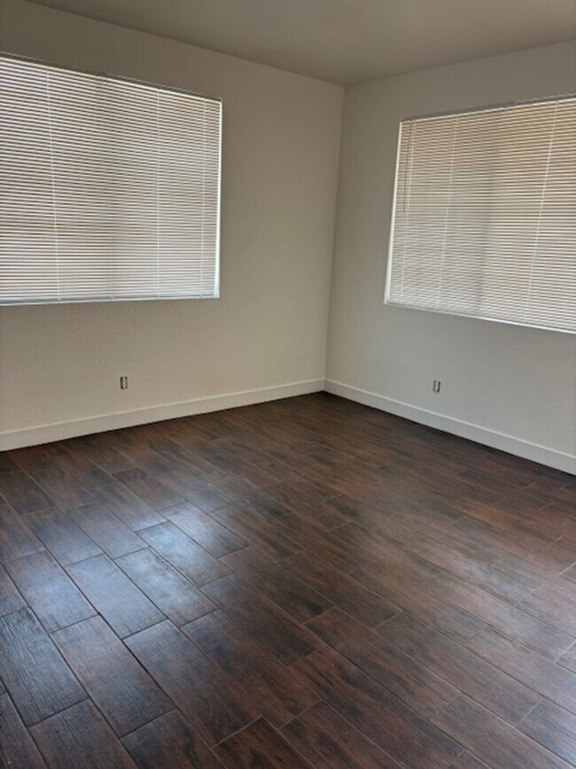 Foto del edificio - One story home with 3 bedrooms and 2 bath