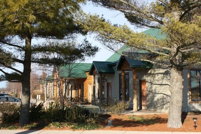 Building Photo - 1000 Lakewood Dr