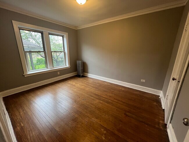 Foto del edificio - 1256 W 83rd St