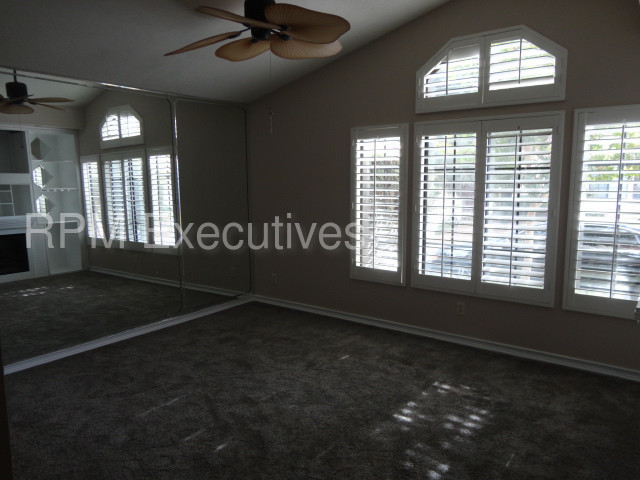Building Photo - Beautiful 3 + 2 Home Scenic Hills Community