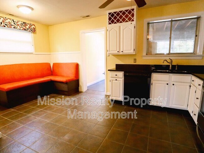 Building Photo - 8702 Greycliff Rd