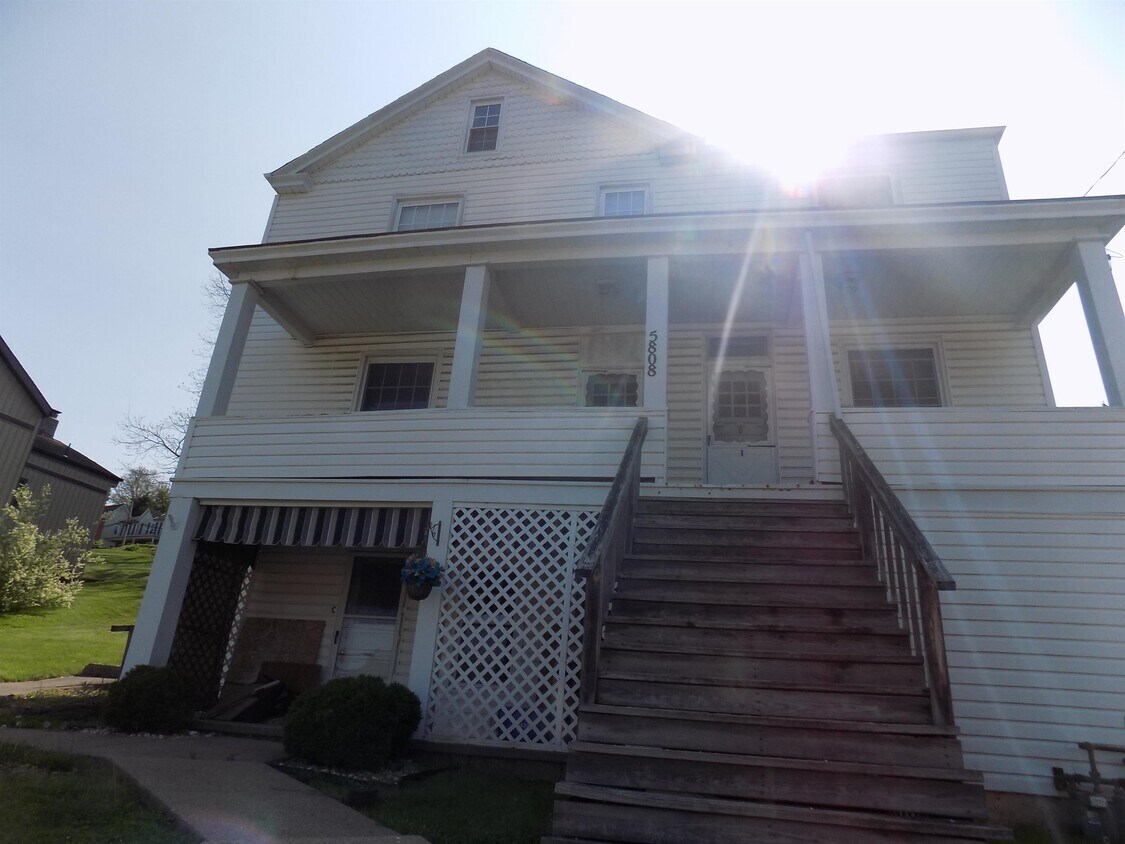 5808 Curry Rd Unit A(L), Pittsburgh, PA 15236 Room for Rent in