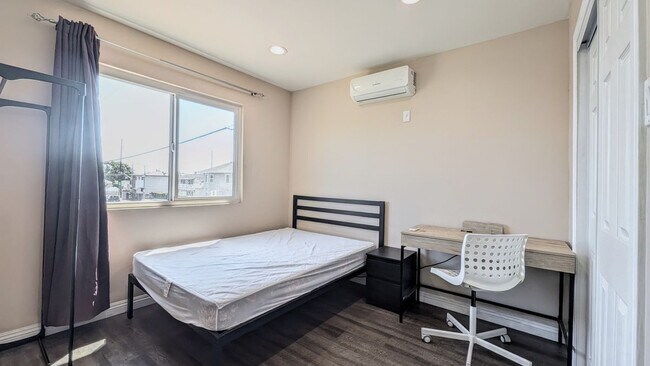 Foto del edificio - 1299 W 37th Dr