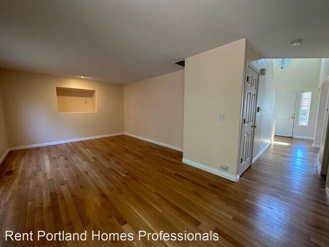 Building Photo - 4 br, 2.5 bath House - 10944 NW Barrett Way