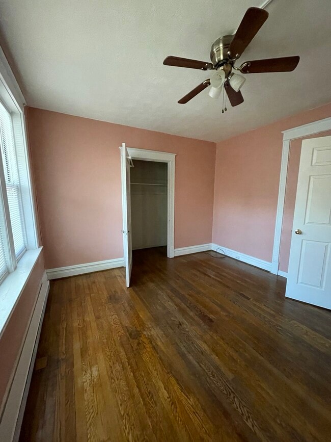 Building Photo - 3141 Lackland Ave