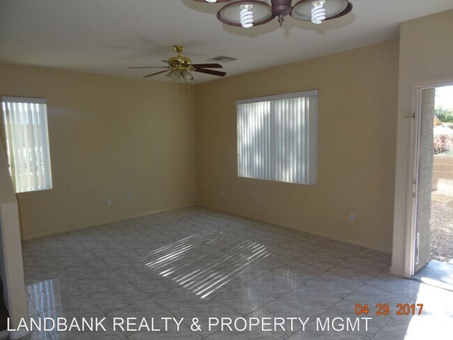 Foto del edificio - 3 br, 2.5 bath House - 273 Tyler Chanel