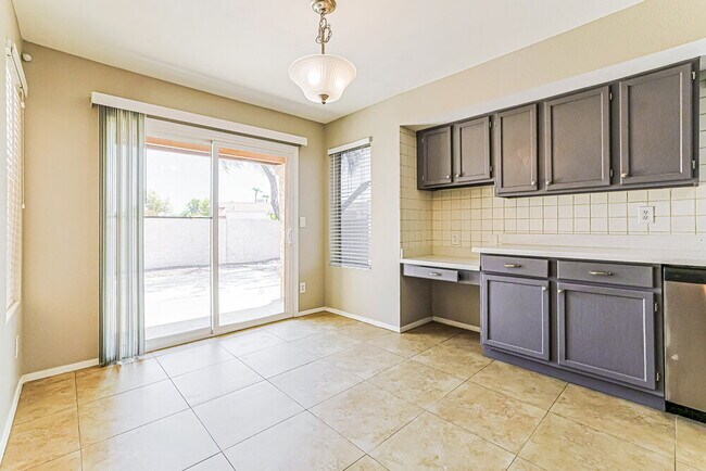 Foto del edificio - 1900 N Jay St