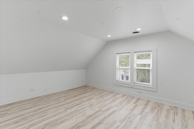 Foto del edificio - 2607 W Haddon Ave