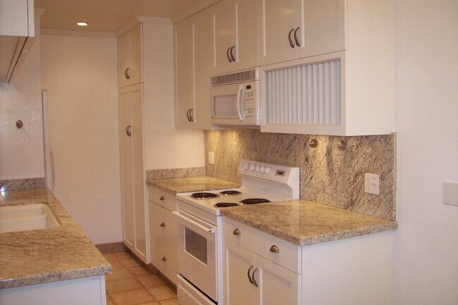 Building Photo - 46 Lassen Ln