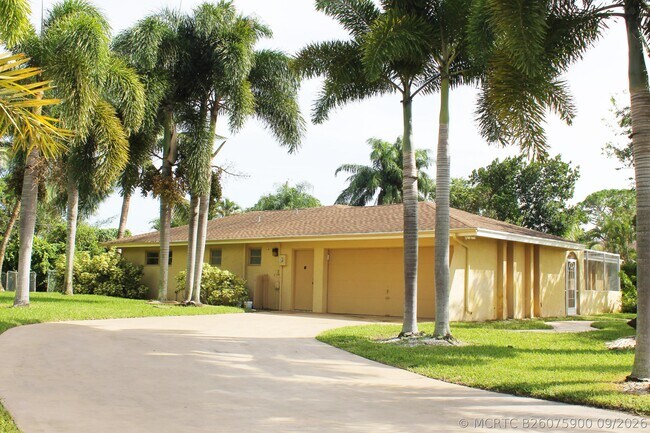 Foto del edificio - 2040 Trinidad Ct