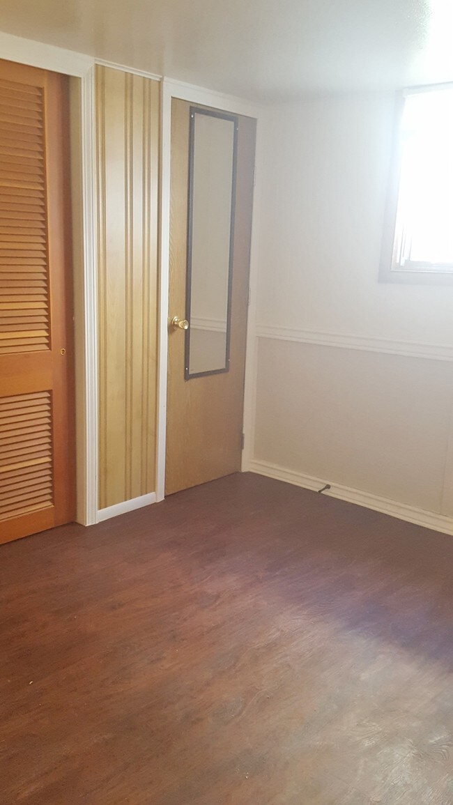 Foto del edificio - 1110 1/2 E 23rd St