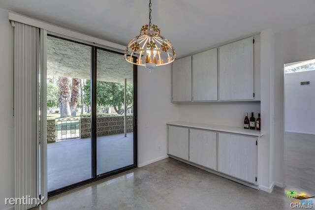 Foto del edificio - 2466 S Madrona Dr