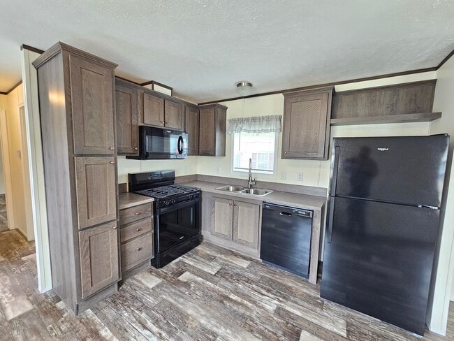 Building Photo - 441 Tulip Dr