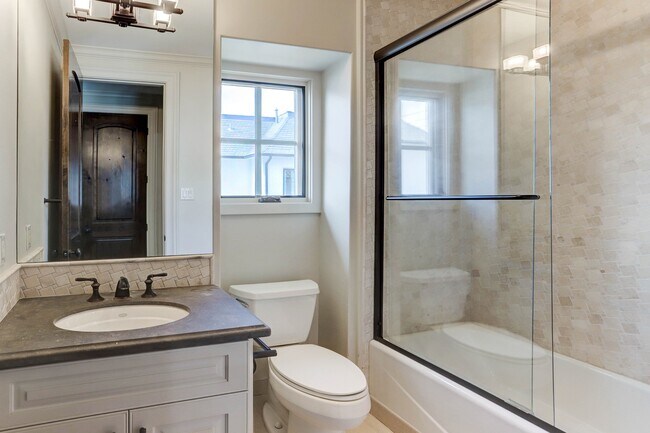 Foto del edificio - 3749 Olympia Dr