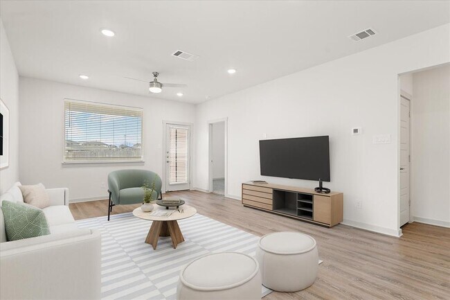 Building Photo - 523 Millbrook Blvd