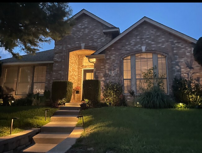 Foto del edificio - 1215 Heather Brook Dr