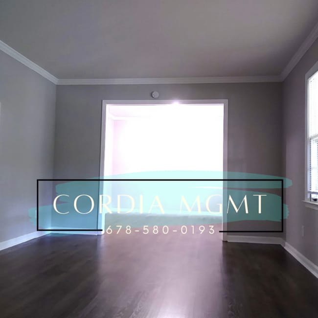 Building Photo - Delightful 3BR 2Bath Home with Fenced yard...