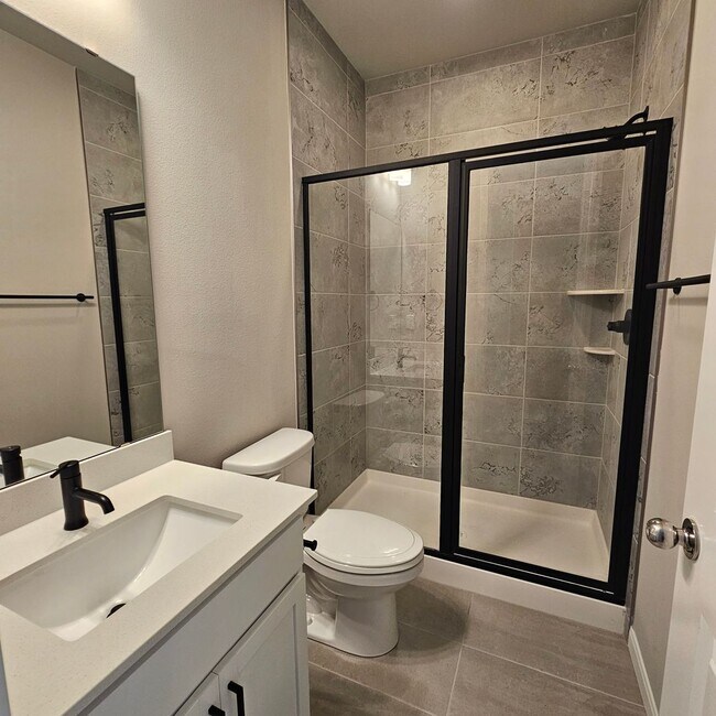 Foto del edificio - Spacious 5-Bedroom Poulsbo Retreat with AC...