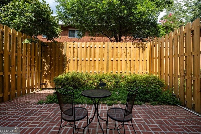 Foto del edificio - 1604 Briarcliff Rd NE