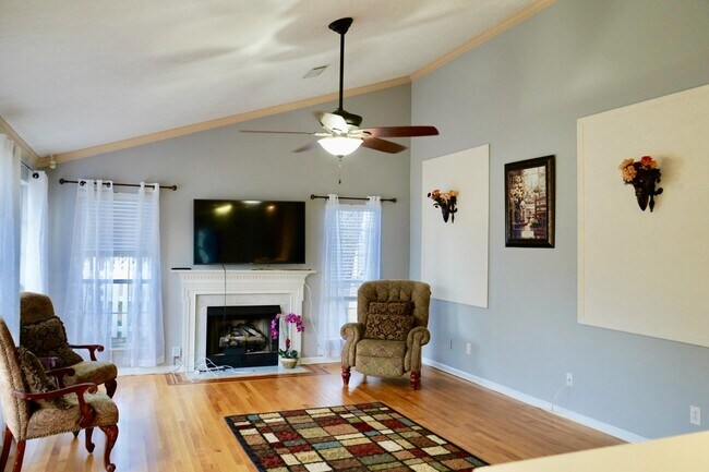 Building Photo - 904 Blackjack Ct