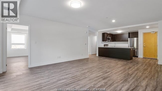 Building Photo - 1611 Banwell Rd