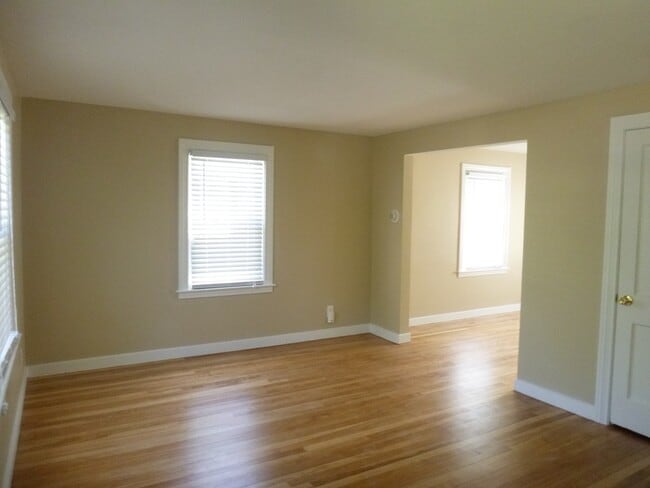 Building Photo - 130 Uncatena Ave