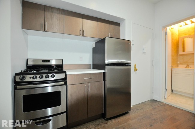 Building Photo - 139 Mulberry St