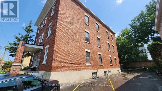 Photo du bâtiment - 125 Glenora St
