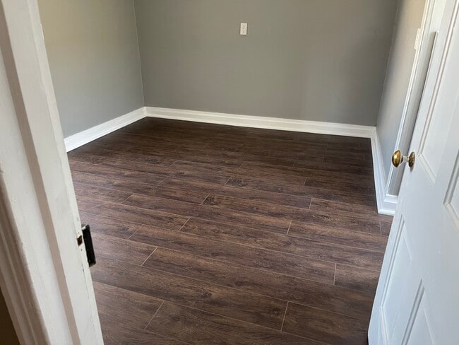 Building Photo - 128 High St