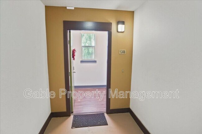 Building Photo - 24545 Town Center Dr