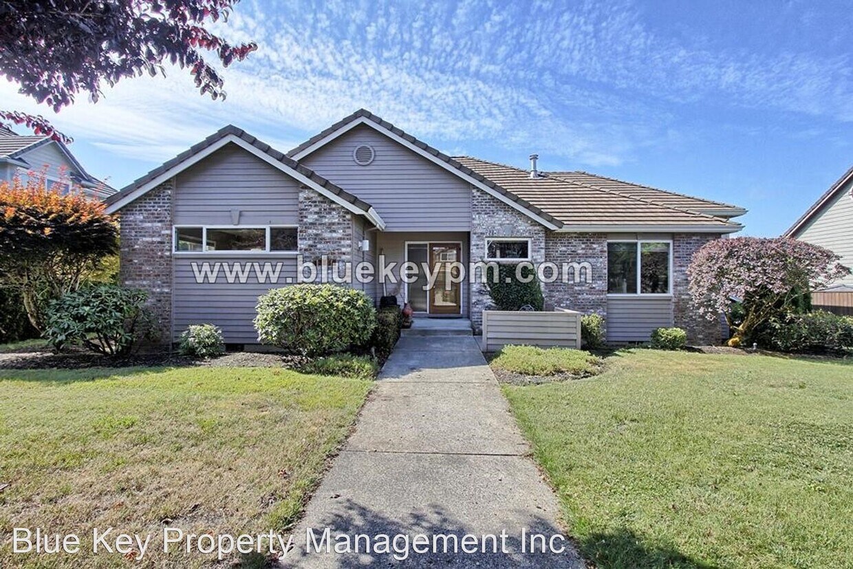 Foto principal - 4 br, 3 bath House - 17715 SE 36th Way
