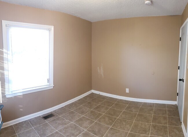 Foto del edificio - 161 McDonald Dr