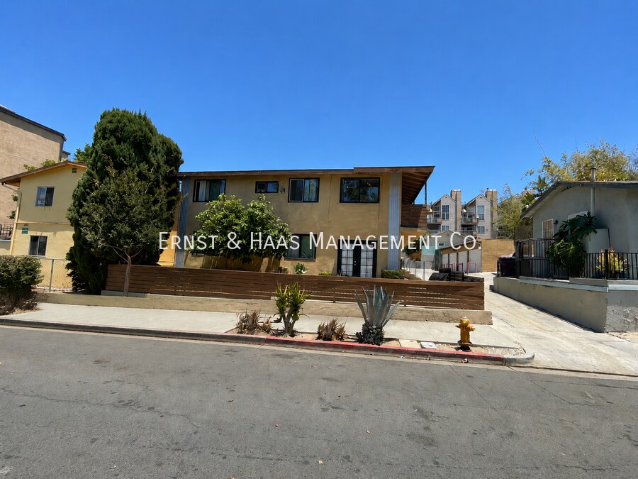 Foto del edificio - 426 Golden Ave